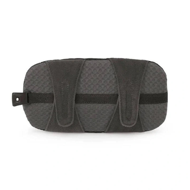 Osprey Pack Pocket Zip baksida med grå velcro-fästen och anpassningsbara remmar
