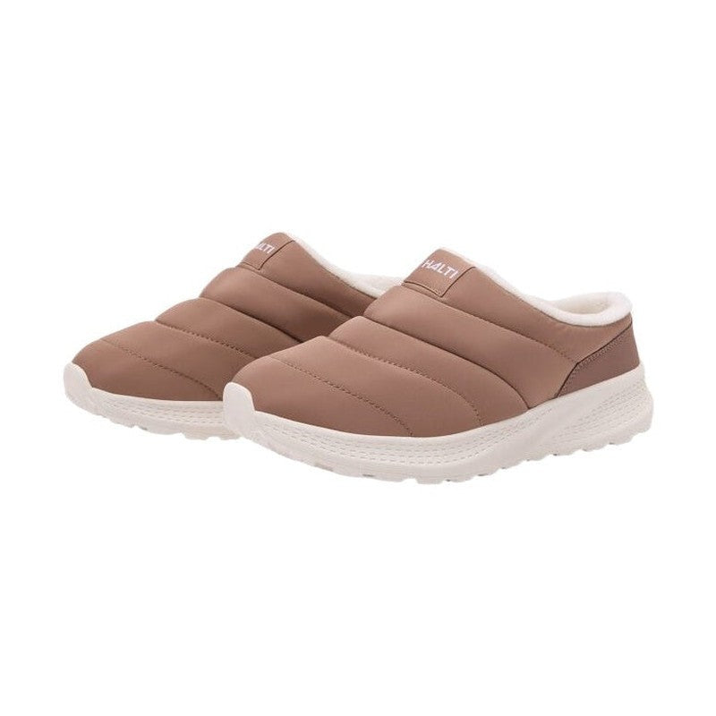 Halti Rest 2 beige tofflor i par mot vit bakgrund med vadderad ovansida