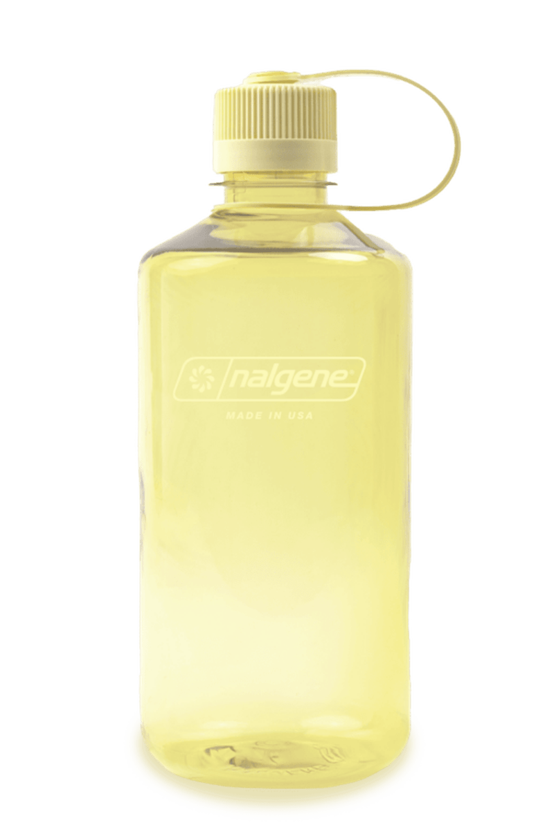 Nalgene 1L vattenflaska ljusgul med beige lock och logotyp