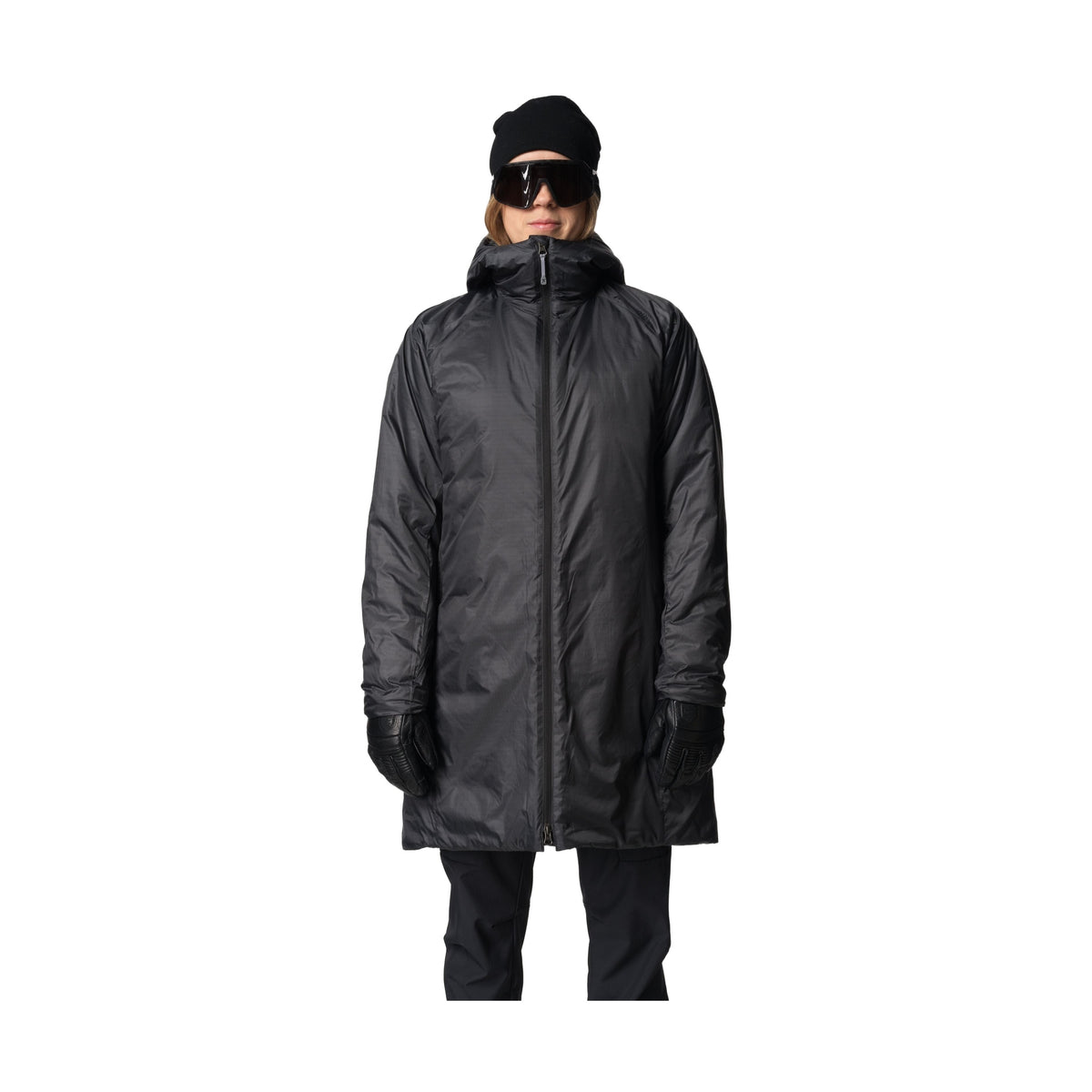 Närbild på Houdini Dunfri Parka med uppfälld huva och fullständig dragkedja