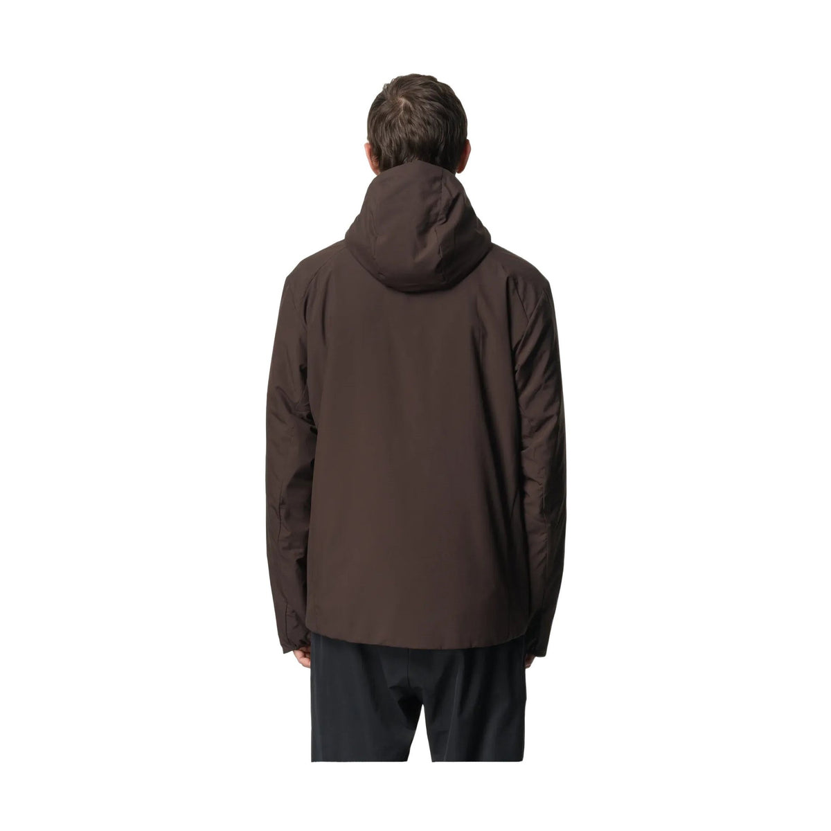 Mörkbrun Houdini Tech Insulation Hoodie bakvyt på modell