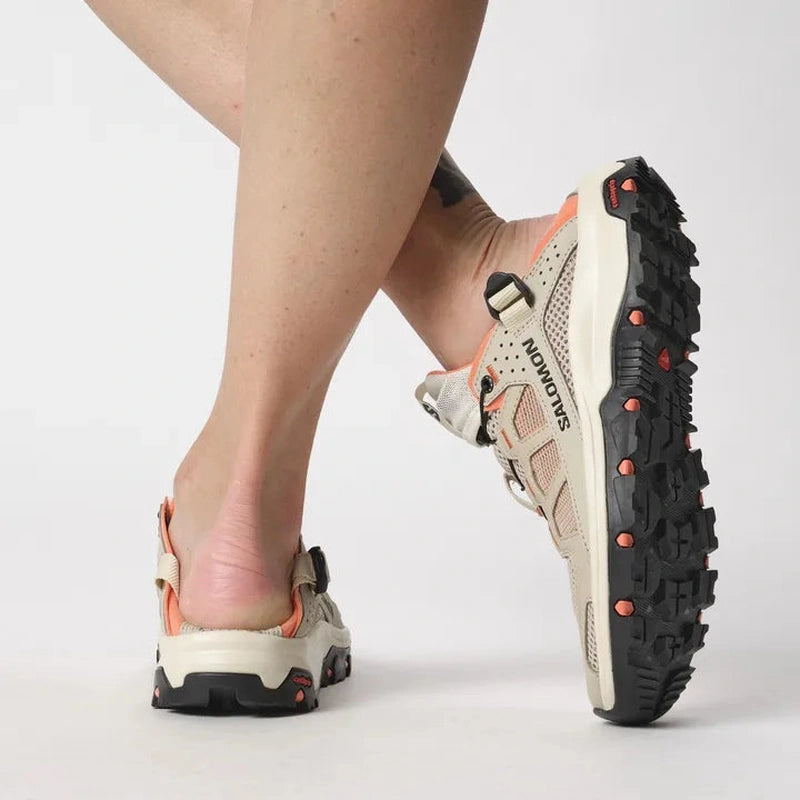 Salomon Techamphibian 5 öppen design på fot beige orange