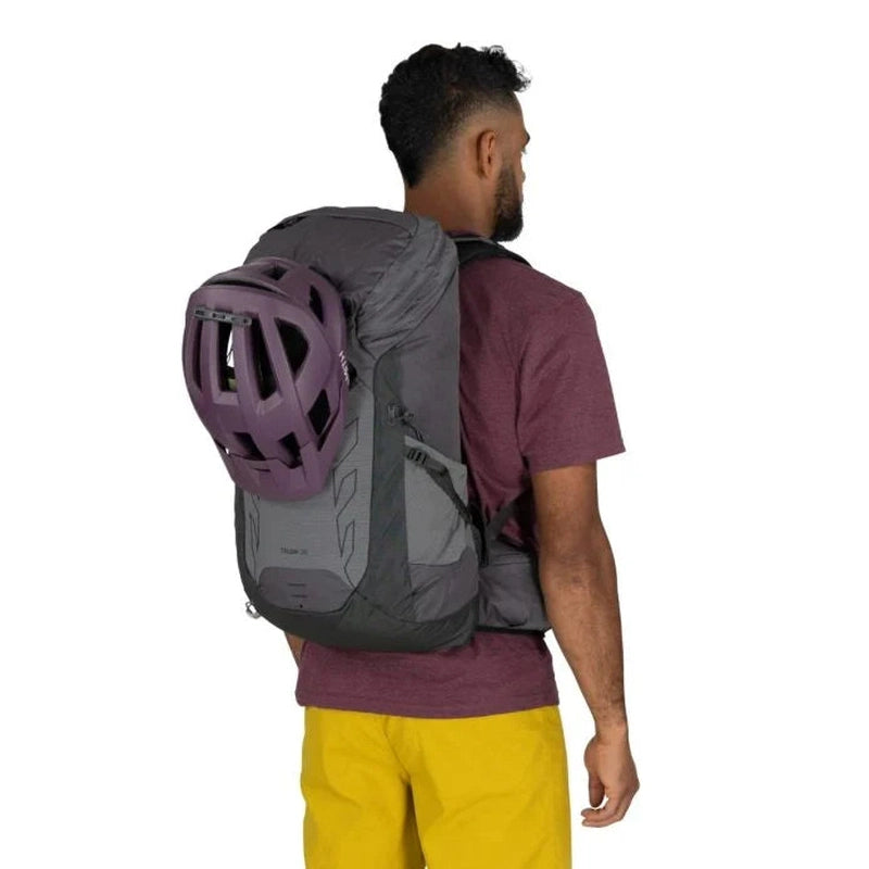 Osprey Talon 26 framsida fäste cykelhjälm