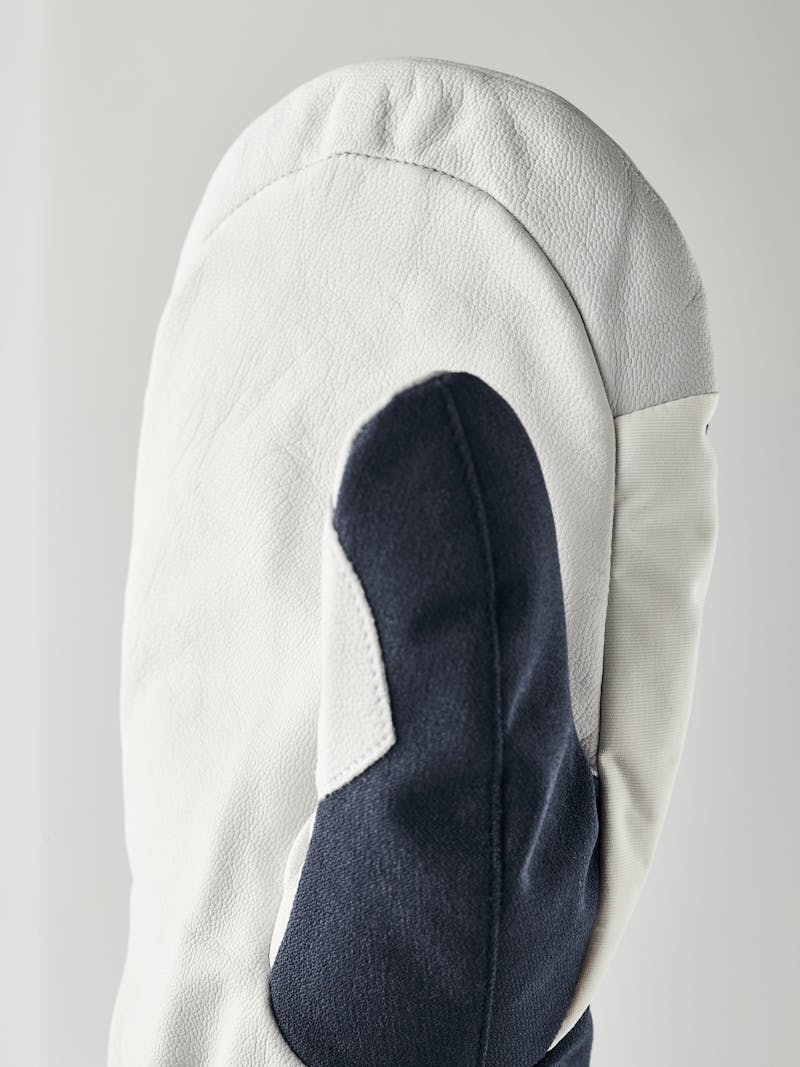 Powder Gauntlet Tumvante